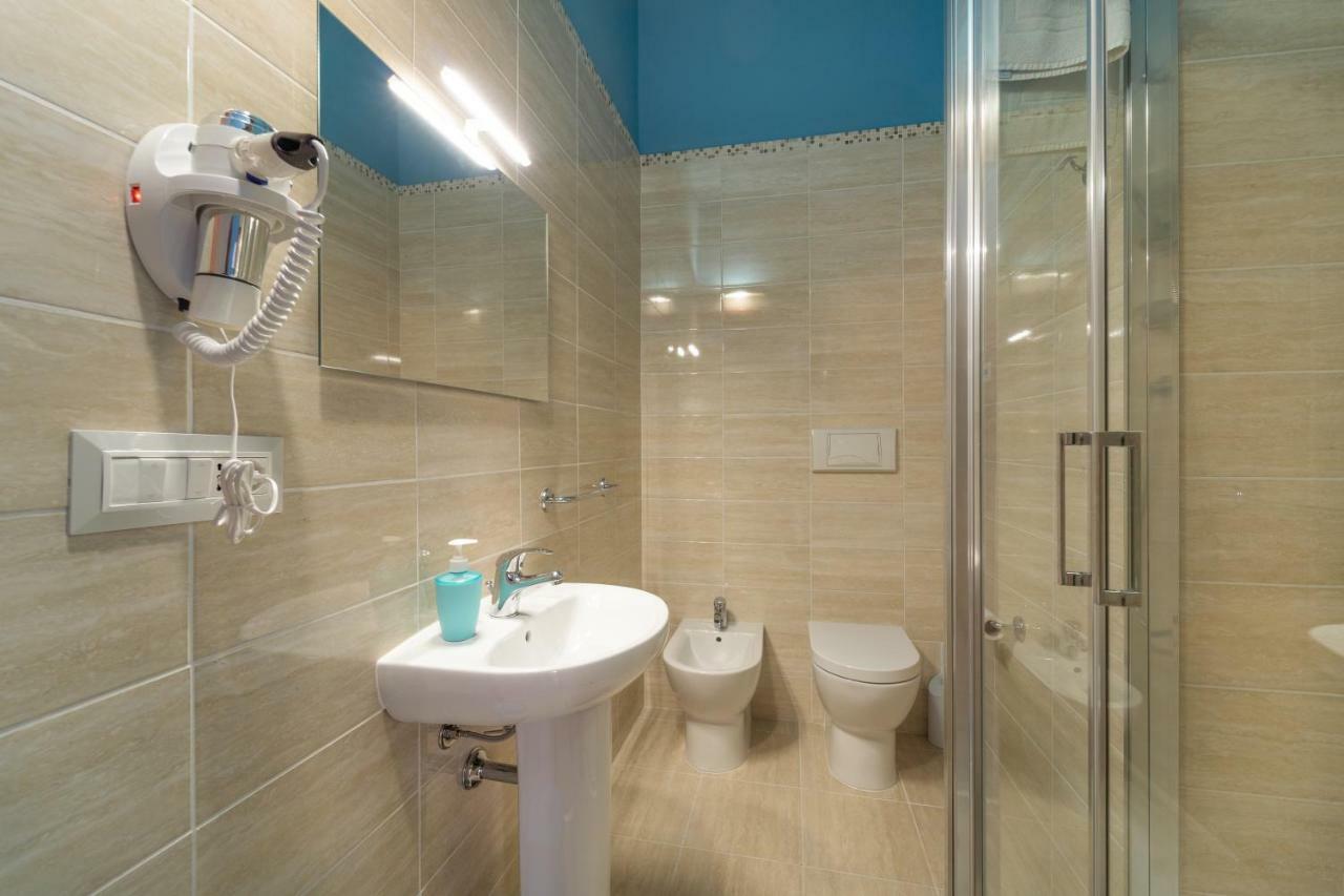 Budget Rooms Carbonazzi 17 칼리아리 외부 사진